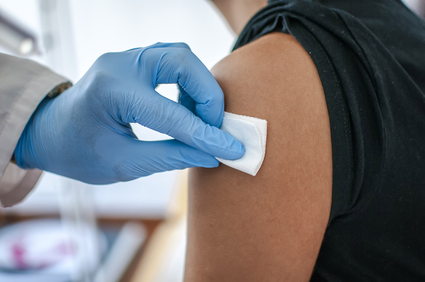 What are the new directions for mandatory Covid-19 vaccinations for Victorian workers?
