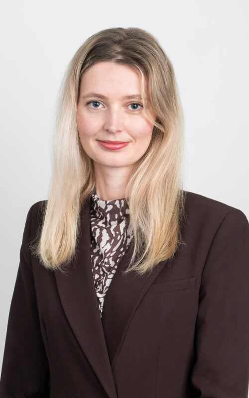  Laura Whitney photo